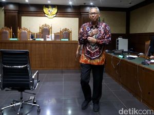 Bimanesh Menyesal: 38 Tahun Jadi Dokter, Mau Pensiun Malah Ditahan Bimanesh Menyesal: 38 Tahun Jadi Dokter, Mau Pensiun Malah Ditahan