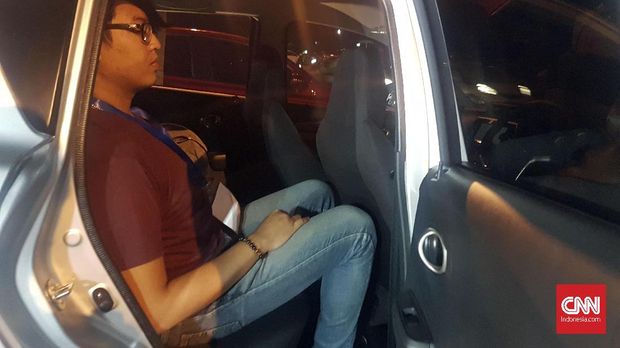 Penumpang tinggi badan 184 sentimeter
