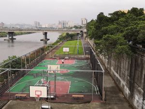 Bersih dan Bebas Asap, Begini Penampakan Ruang Olahraga Publik di Taipei
