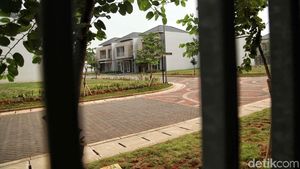 Suasana dan Rumah Mewah Pulau D Reklamasi yang Disegel