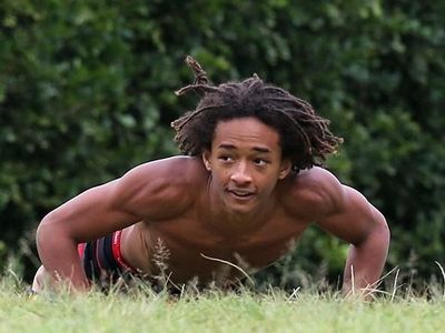 Foto: Kekarnya Jaden Smith, Si Karate Kid yang Beranjak Dewasa