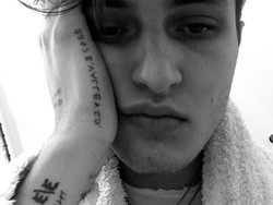 6 Fakta Anwar Hadid yang Dekat dengan Dua Lipa dan Dibaptis di Malibu