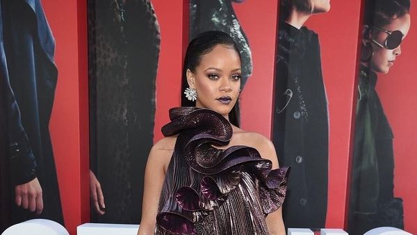 8 Selebriti Tampil Dramatis di Premier Oceans 8