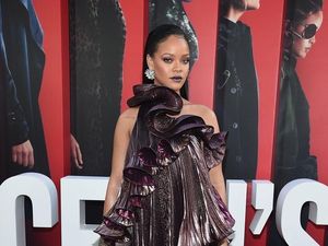 8 Selebriti Tampil Dramatis di Premier Oceans 8 8 Selebriti Tampil Dramatis di Premier Oceans 8