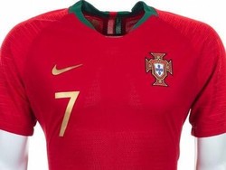 Grup B Piala Dunia 2018 akan dihuni Portugal, Spanyol, Maroko, Iran. Ini penampakan jersey Portugal yang digunakan Cristiano Ronaldo dkk nanti di Rusia. (Foto: Internet)