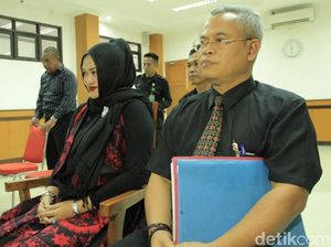 Cerai dari Sule, Lina Akan Segera Menikah? Cerai dari Sule, Lina Akan Segera Menikah?