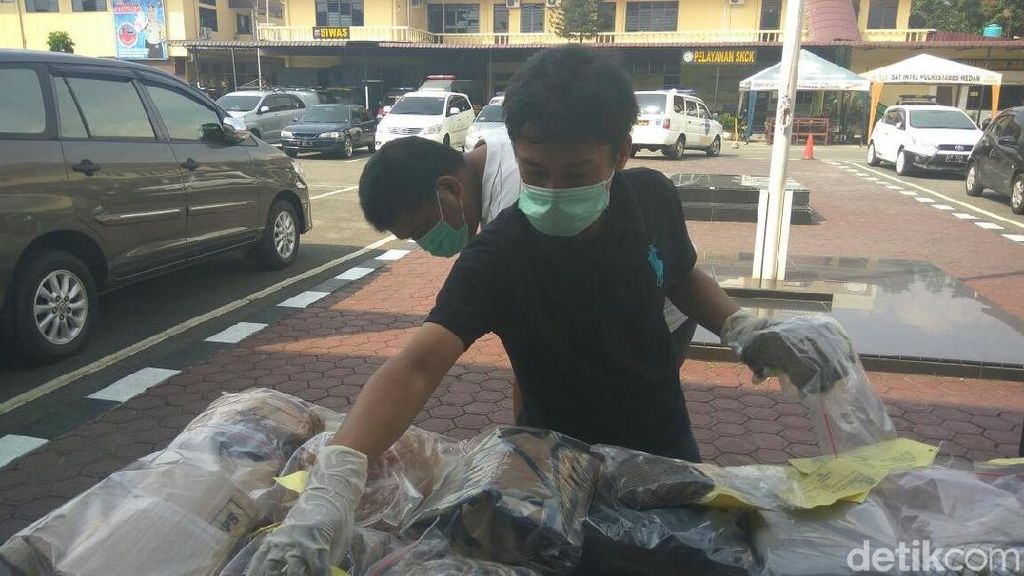 Motor, Pisau-Lakban, Ini Bukti Pembunuhan Rika Karina dalam Kardus Motor, Pisau-Lakban, Ini Bukti Pembunuhan Rika Karina dalam Kardus