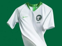 Kemudian inilah penampakan jersey Arab Saudi. Warnanya masih didominasi putih dan ada sedikit hijaunya. (Foto: internet)