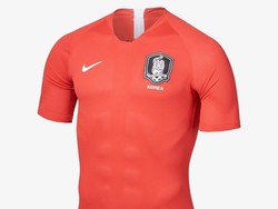 Sementara jersey Korea Selatan juga cukup sederhana dengan dominasi warna merah dan logo federasi berwarna hitam. (Foto: internet)