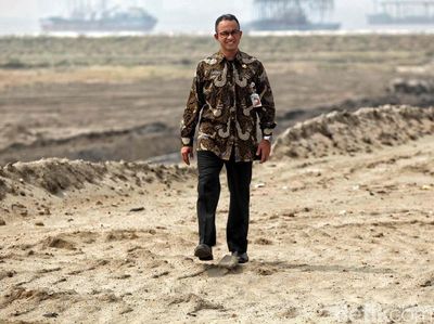 Foto Reklamasi Pulau G, MA Minta Anies Perpanjang Izinnya