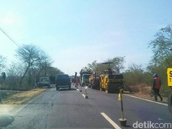 Jelang Mudik, Perbaikan Jalan Pantura Situbondo Molor