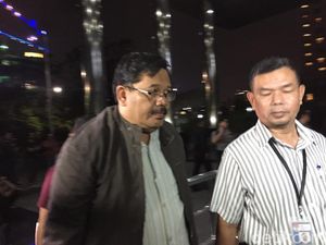 Rombongan Kadis PU Tulungagung yang Kena OTT Tiba di KPK