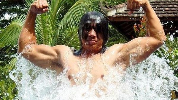 Rahasia Tubuh Kekar Agung Hercules, Pedangdut Nyentrik dengan Mic Barbel