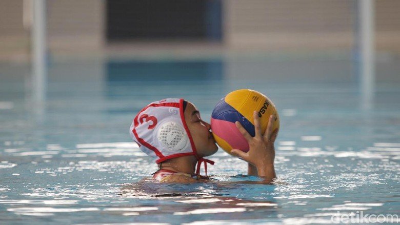 Alya Nadira Cinta Tak Sampai ke Sepakbola