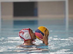 Demi Mama, Alya Nadira Kerja Mati-matian di Kolam Renang