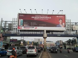 Viral Foto Spanduk PKS-Khilafah Islamiyah Mejeng di JPO Serpong