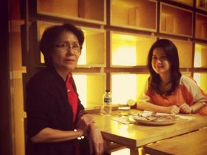 Begini Potret Keluarga Grace Natalie Saat Makan dan Masak BBQ