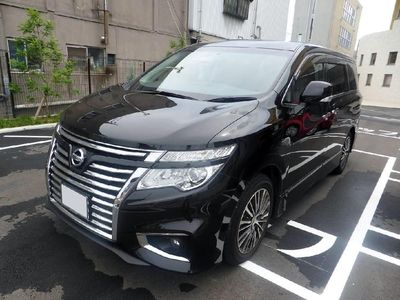 Nissan Elgrand yang Jadi Seru karena Tidak Punya Ban Serep