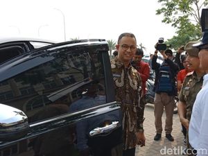 Anies Pimpin Penyegelan Pulau D Reklamasi