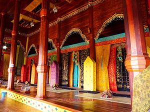 Istana Pagaruyung yang Cantik Buat Foto-foto