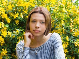 Model Idap Penyakit Kulit Langka Buktikan Cantik Tak Harus Mulus