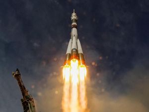 Peluncuran Roket Soyuz Tertunda karena Sanksi Eropa