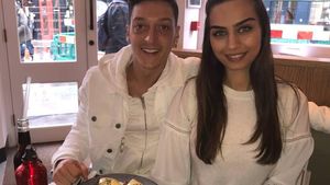 Pesepak Bola Arsenal, Mesut Ozil Ternyata Suka Banget Makan Enak