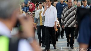 Berkemeja Putih, Jokowi Resmikan Terminal Baru Bandara Semarang
