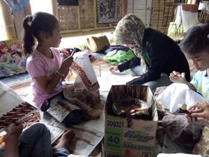 Ngabuburit Sambil Belajar Batik di Omah Sawah Kendal