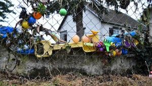 Foto: Badai Ganas Terjang Prancis, 2 Orang Tewas