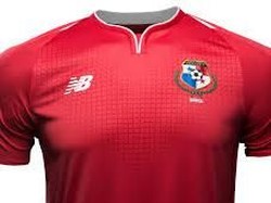 Panama punya jersey berwarna merah dengan motif kotak-kotak kecil dan logo sponsor serta federasi di bagian dada. (Foto: internet)