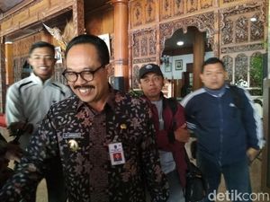 Pj Bupati Tulungagung Pastikan Kadis PU Kena OTT KPK Pj Bupati Tulungagung Pastikan Kadis PU Kena OTT KPK