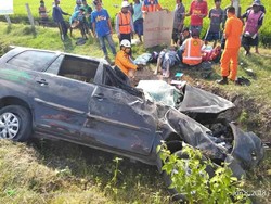 Mobil Terperosok Akibat Pecah Ban di Tol Wilangan, 8 Orang Luka