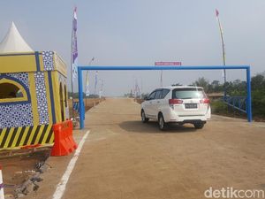 Tol Sumberwuni Fungsional, Mobil dari Surabaya Ramai Melintas Tol Sumberwuni Fungsional, Mobil dari Surabaya Ramai Melintas