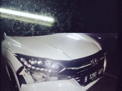 Mobil Crossover Tabrakan dengan Motor di Jaksel, 1 Orang Tewas