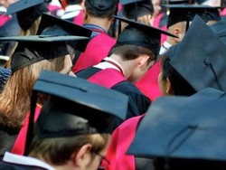 10 Hal tentang Lulusan Harvard: Liberal, Perawan dan iPhone