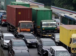 Truk Besar Diimbau Tak Lewat Tol Cikampek dan Merak Pada 19-20 Juni