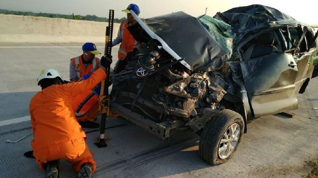 Kondisi mobil yang mengalami kecelakaan