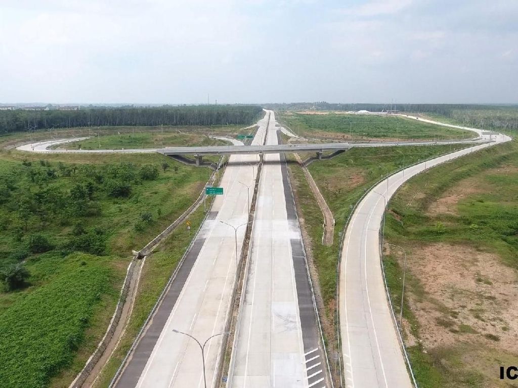 Tol Trans Sumatera Dikebut, 4 Ruas Beroperasi Tahun Ini Tol Trans Sumatera Dikebut, 4 Ruas Beroperasi Tahun Ini