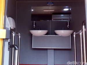 Pemudik Bisa Coba Toilet VVIP di Rest Area Koripan Semarang