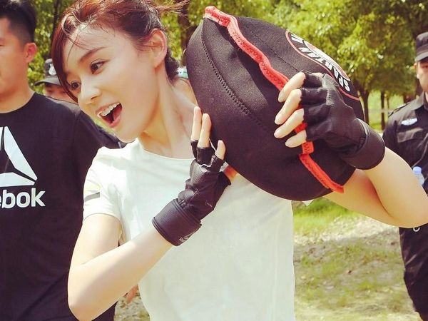 Ini Yuan Shanshan, Artis Cantik China yang Dijuluki Ratu Sixpack