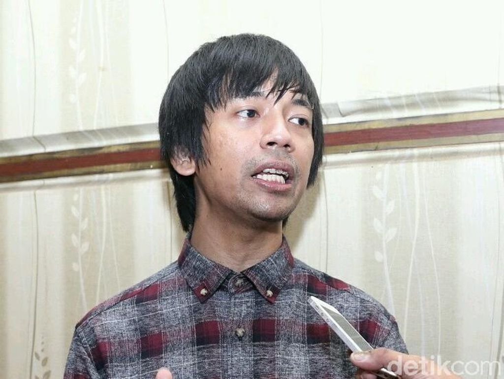 Rian DMasiv Diminta Maafkan Orang yang Menudingnya Lakukan Pelecehan Rian DMasiv Diminta Maafkan Orang yang Menudingnya Lakukan Pelecehan