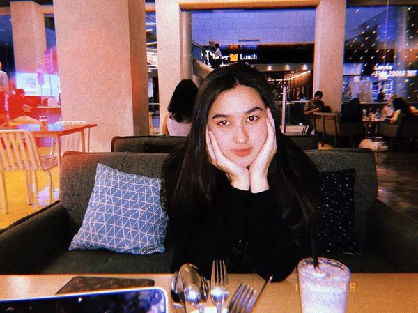 Mengintip 8 Gaya Makan Si Cantik Stephanie, Putri Titi DJ