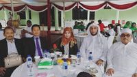 Ini Momen Syekh Ali Jaber Saat Makan dengan Ridwan Kamil dan Habib Nabiel