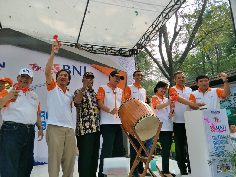  bagi para pemudik bus di Taman Mini Indonesia Indah  Gelar Pulang Kampung Gratis Gelar Pulang Kampung Gratis, Bni Berangkatkan 7.500 Pemudik