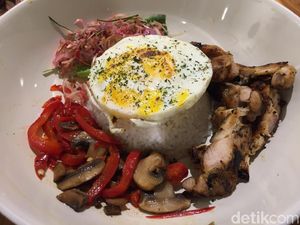 Sama Dengan: Semerbak Nasi Ayam Kecombrang yang Mantap Sama Dengan: Semerbak Nasi Ayam Kecombrang yang Mantap