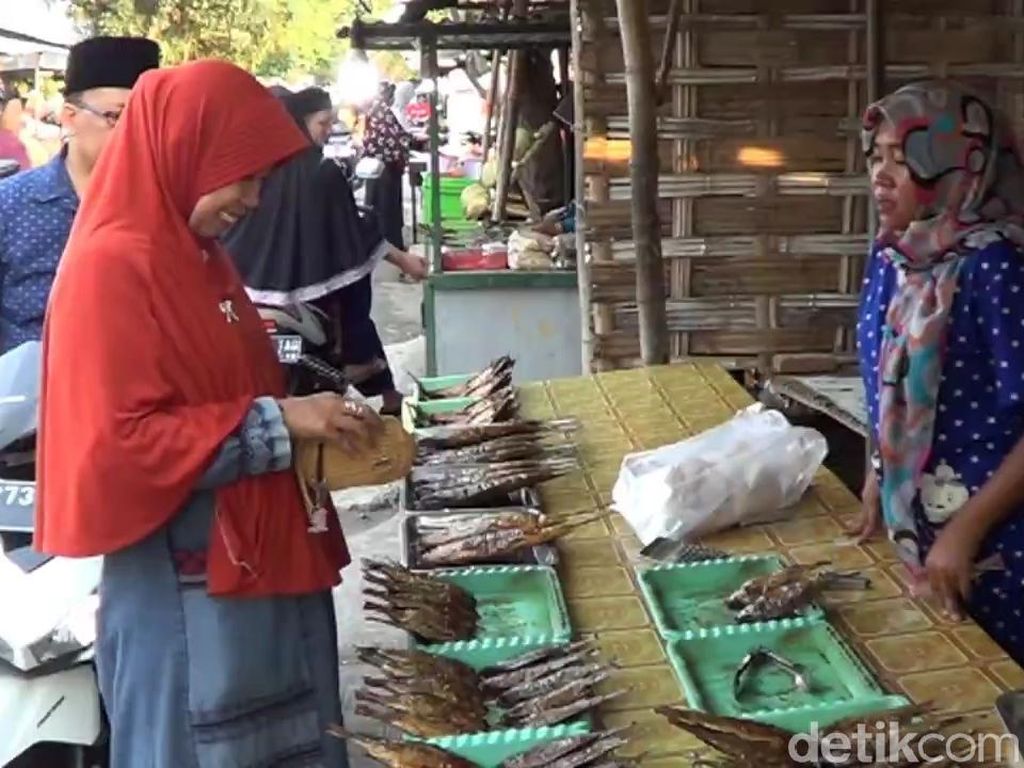 Lembut dan Gurih Ikan Asap Kedungboto, Pas Dinikmati Saat Buka Puasa Lembut dan Gurih Ikan Asap Kedungboto, Pas Dinikmati Saat Buka Puasa