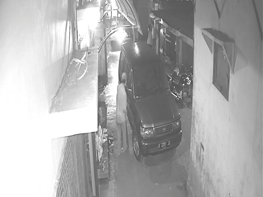 Waspadalah! Ini Kebiasaan Pencuri Mobil Sebelum Melakukan Aksinya Waspadalah! Ini Kebiasaan Pencuri Mobil Sebelum Melakukan Aksinya