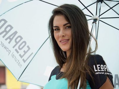 Si Seksi Francesca Sofia Novello, dari Umbrella Girl hingga Mengandung Anak Rossi