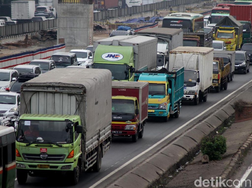 Selain Angkut Sembako dan BBM, Truk Dilarang ke Tol Ini Saat Mudik Selain Angkut Sembako dan BBM, Truk Dilarang ke Tol Ini Saat Mudik